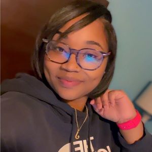 Meet your Posher, Jasmine